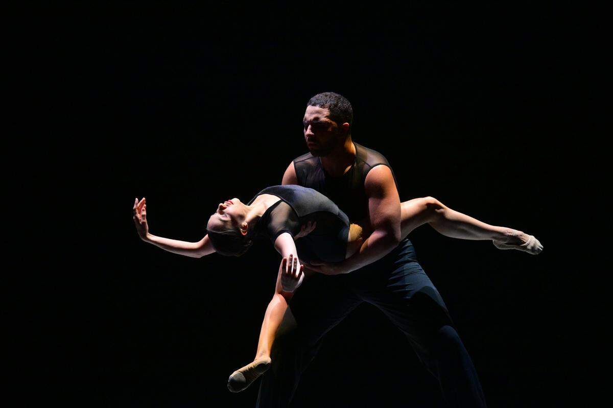 Chloe Slade y Lamar Atkins, de Ballet Inc. en “Here/Now”.