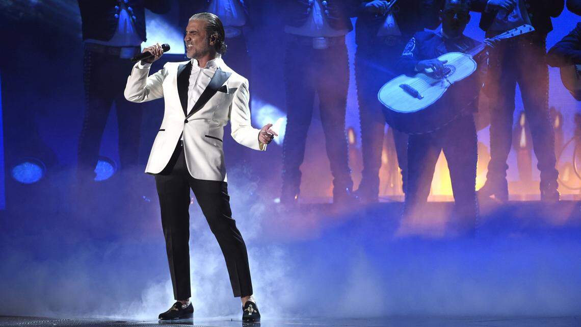 El cantante mexicano Alejandro Fernández recibirá el premio Ícono durante la sexta edición de los Latin American Music Awards 2021.