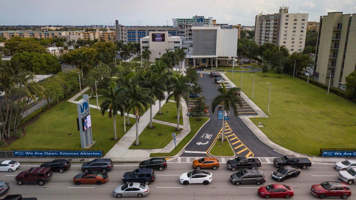 Vista del campus de Miami Dade College - Hialeah en 1780 W 49th Street en Hialeah el 5 de mayo de 2022