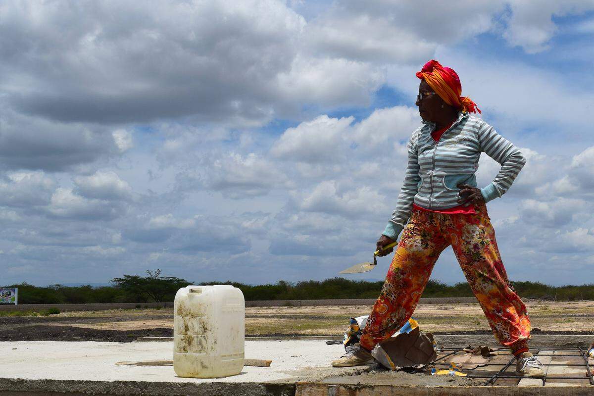 Sonia Bermúdez, de 64 años, opera un cementerio en La Guajira colombiana llamado ‘Gente Como Uno’, donde entierra gratis a venezolanos desamparados que fallecen en Colombia.