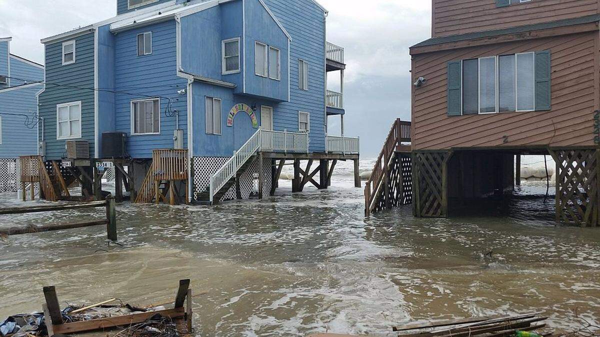 11/04/2023 Inundaciones costeras en Outer Banks, Carolina del Norte. POLITICA INVESTIGACIÓN Y TECNOLOGÍA NORTH CAROLINA DEPARTMENT OF TRANSPORTATION