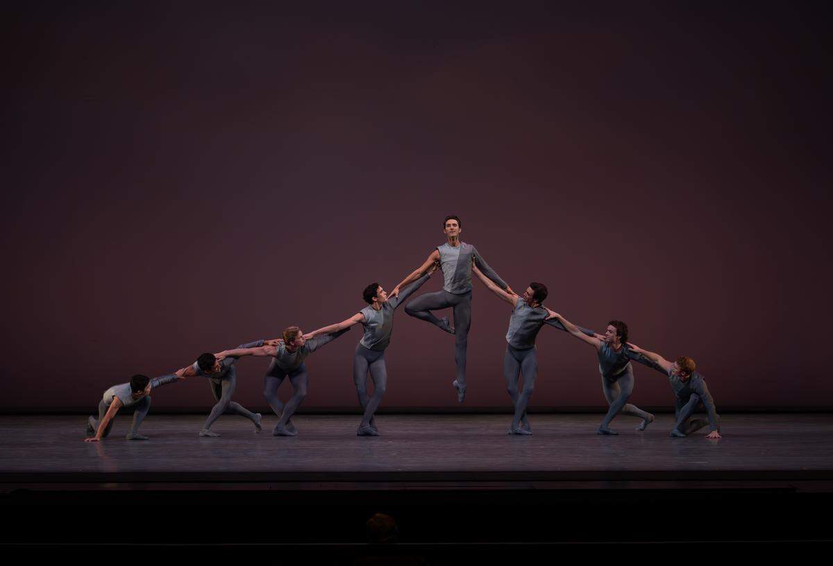 Los bailarines de Miami City Ballet en “Rosas del Sur (Tres Valses para Toby)”, coreografía de Alexei Ratmansky. 