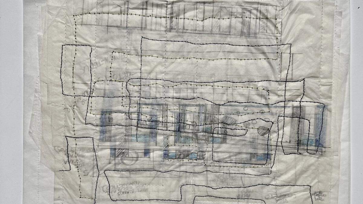 De la serie “Architectural memory”, 2022, grafito, tinta e hilo sobre papel croquis, 12 x 15 pulgadas.