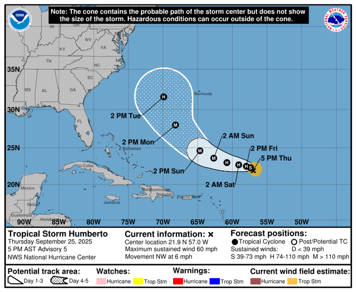 La tormenta Humberto podría convertirse en un poderoso huracán en el Atlántico.