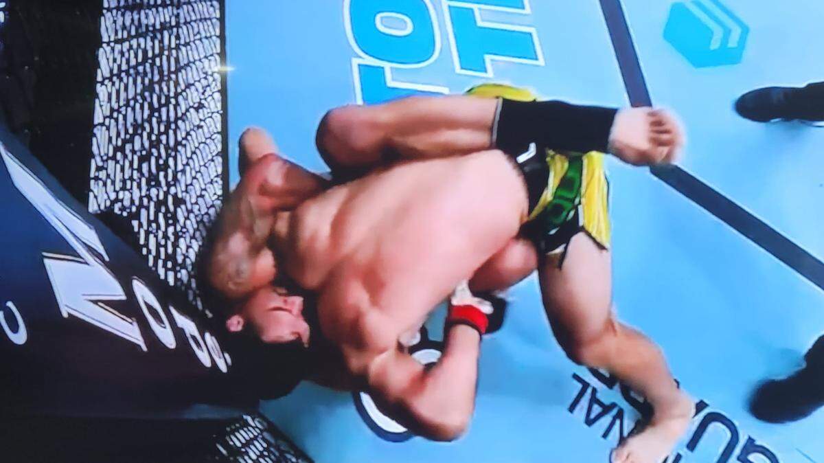 Vicente Luque utiliza su grappling para vencer en la UFC Fight Night al veterano Rafael Dos Anjos.