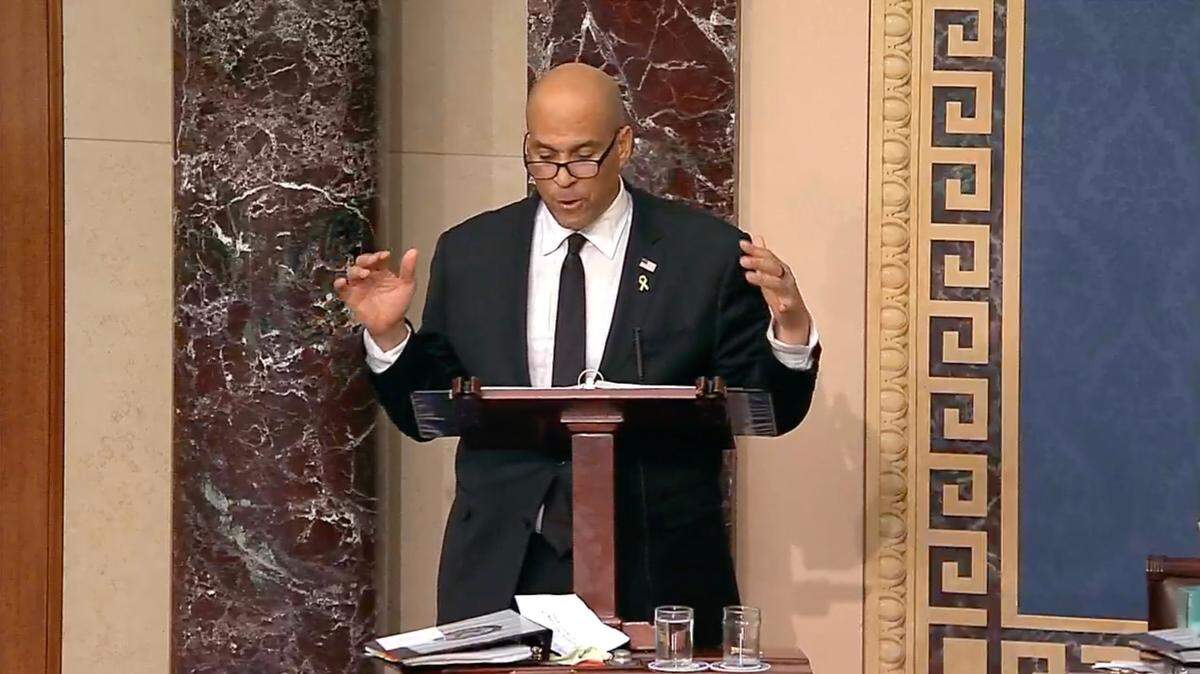 Cory Booker batió este martes el récord del discurso más largo en el Senado de Estados Unidos, criticando las “acciones inconstitucionales” del presidente Donald Trump durante más de 24 horas.