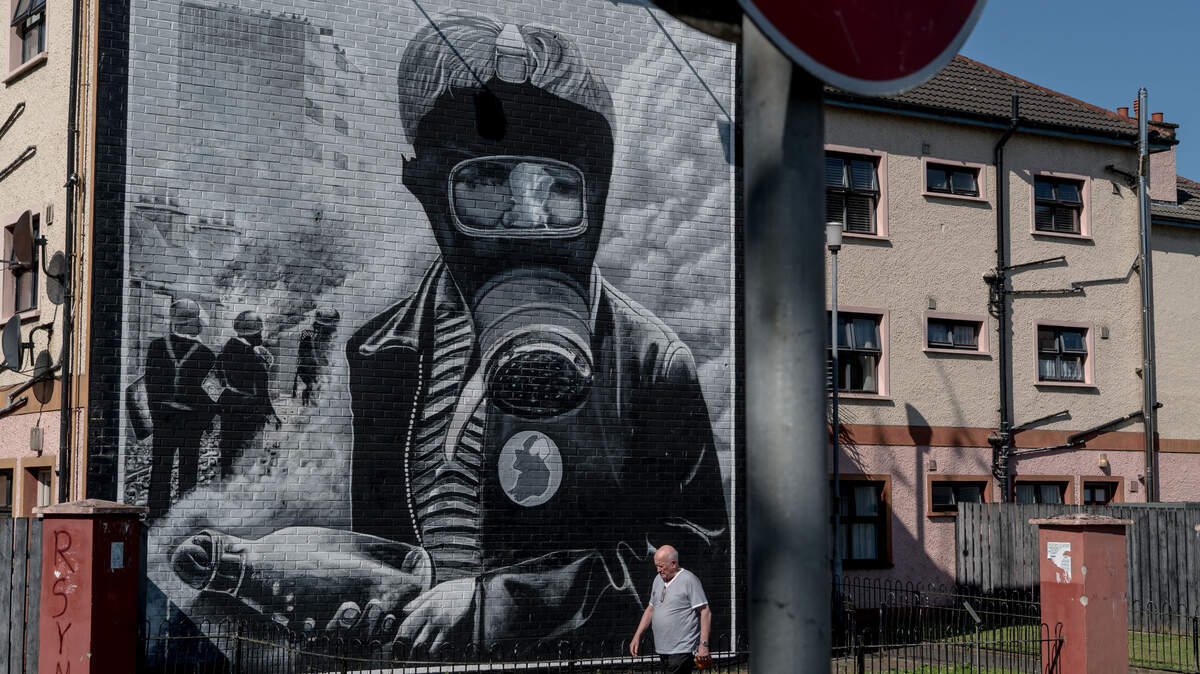 Un mural en Londonderry, Irlanda del Norte. Esta frontera de nuevo se ha convertido en la manzana de la discordia ahora que el Reino Unido intenta concretar su salida de la Unión Europea (el proceso conocido como brexit).