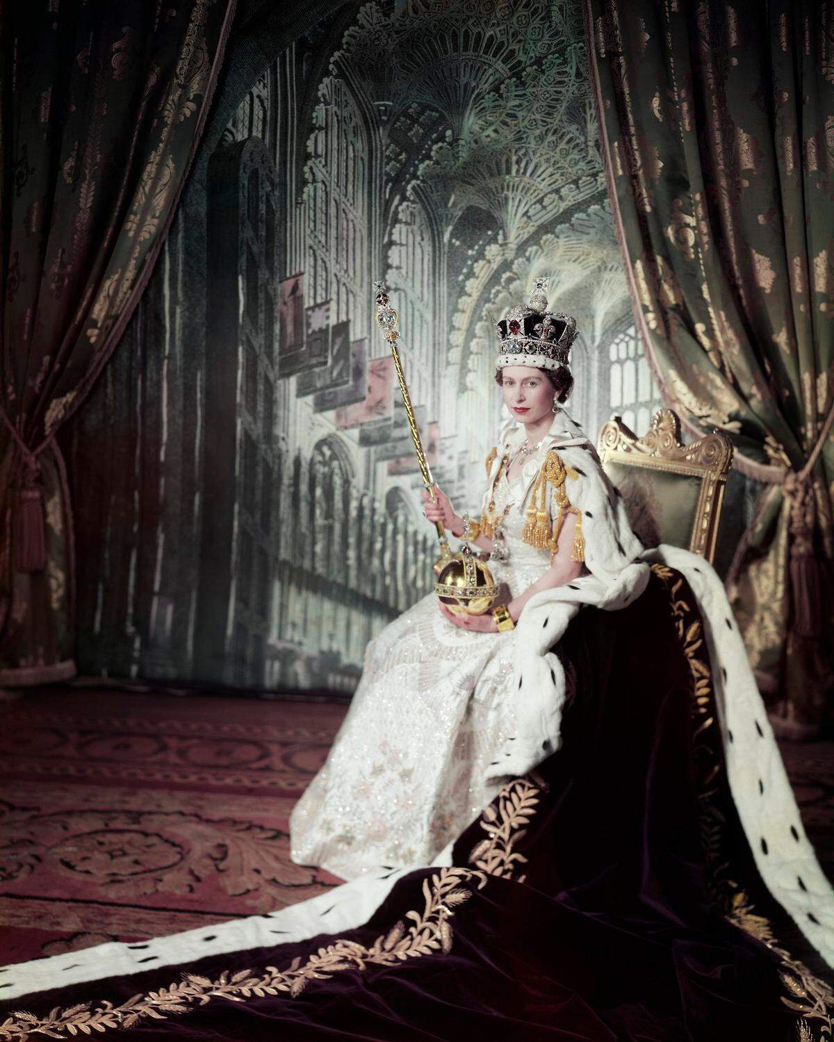 Retrato de coronación la Reina Isabel II, realizado por Cecil Beaton, 1953.