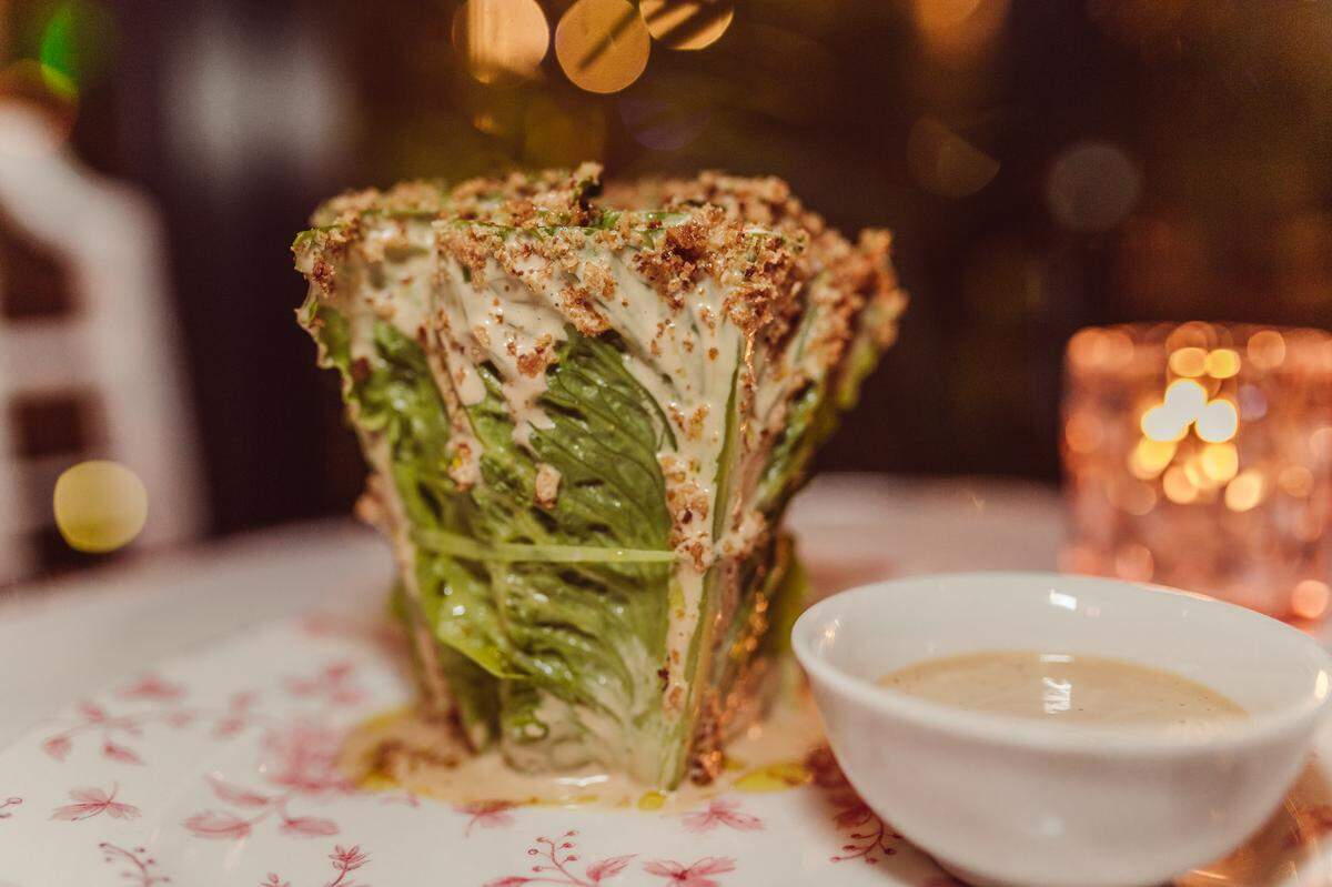 Caesar Salad del restaurante Swan & Bar Bevy, en Design District.