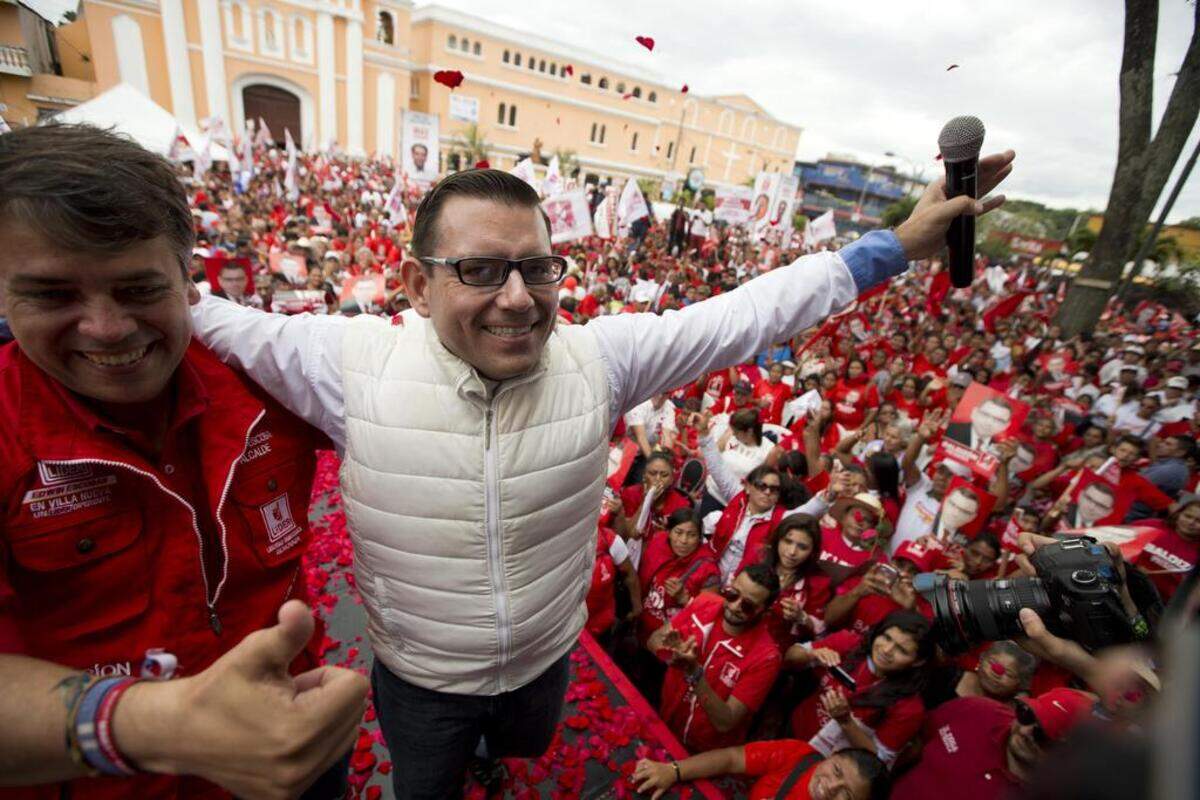 El ex diputado Manuel Baldizón parecía en camino a la presidencia de Guatemala. Pero luego todo se complicó y Miami se convirtió en su nueva base de operaciones. (AP Photo/Moises Castillo)