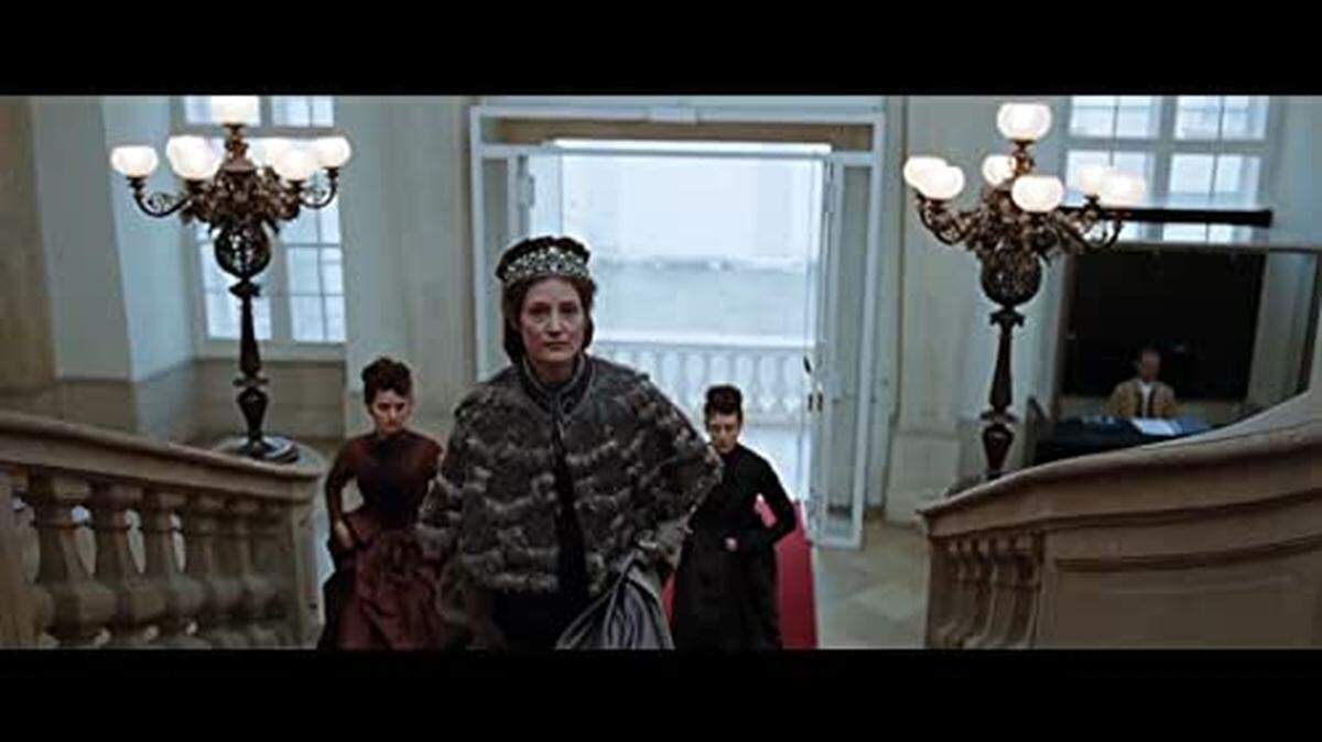 Coral Gables Art Cinema proyecta ‘Corsage’ (2022) con la actuación estelar de Vicky Krieps como la emperatriz Elisabeth de Austria.
