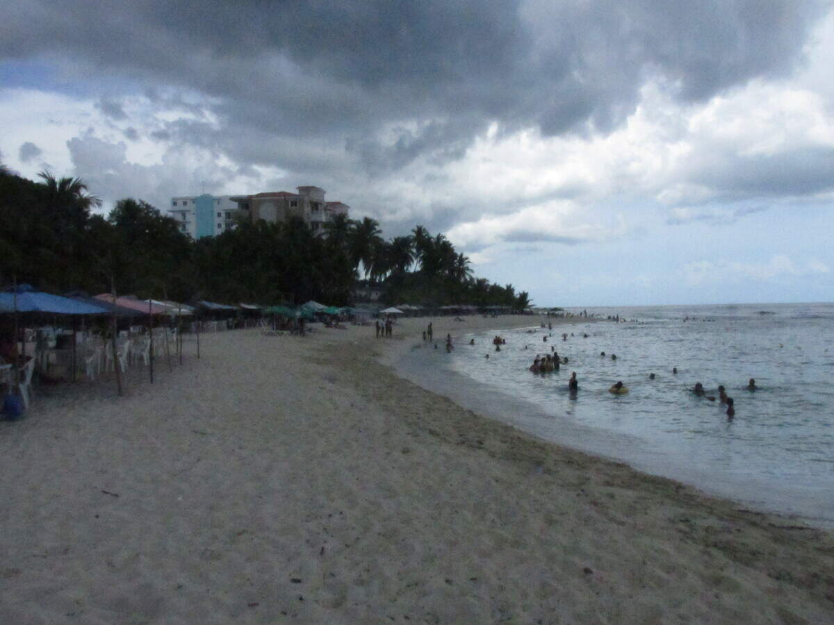 Playa de Juan Dalio al Atardecer.
