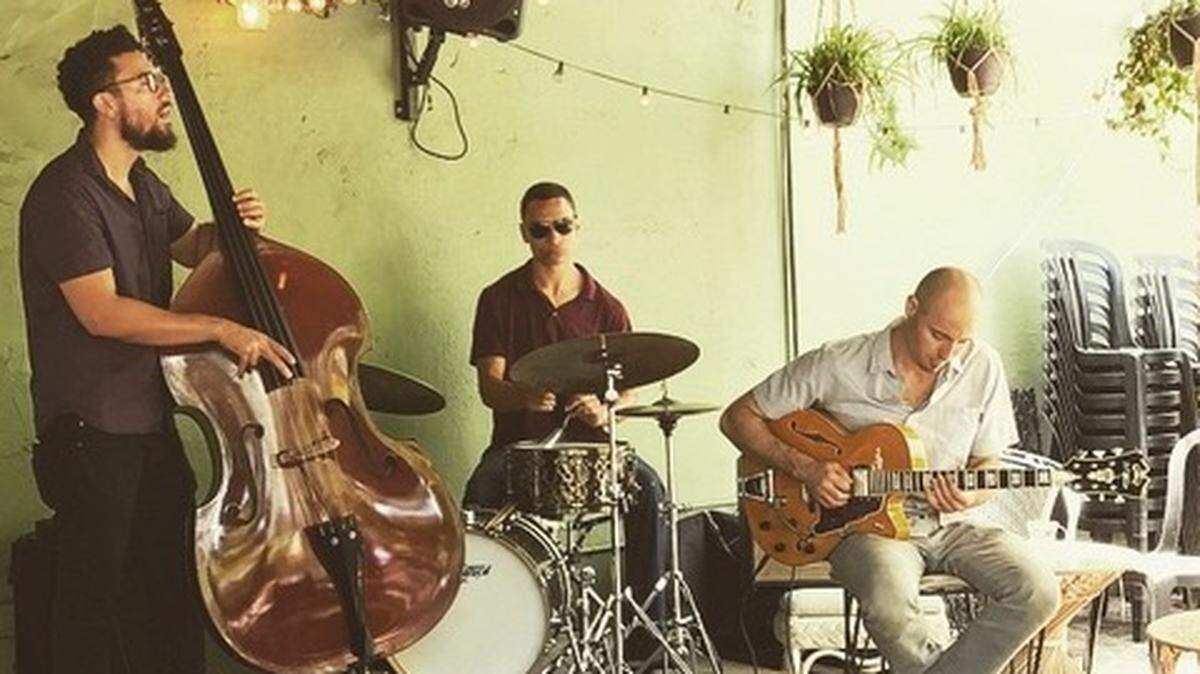 Lagniappe ha sido durante mucho tiempo uno de los mejores lugares para beber vino, picar platillos de bar y escuchar jazz en Miami.