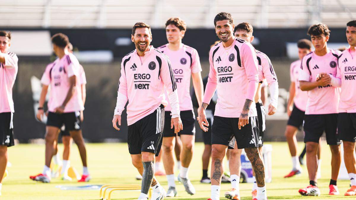 Lionel Messi y Rodrigo de Paul durante un entrenamiento con el Inter Miami en enero de 2026.