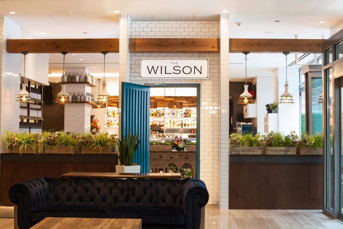The Wilson, restaurante del Hotel INNSIDE se distingue por ser un espacio contemporáneo y relajado con deliciosas opciones gastronómicas.