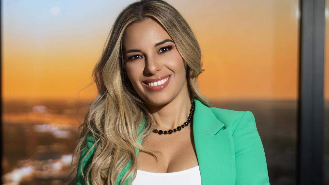 Lilibeth Sánchez cubre los mejores eventos con su Miami Pocket