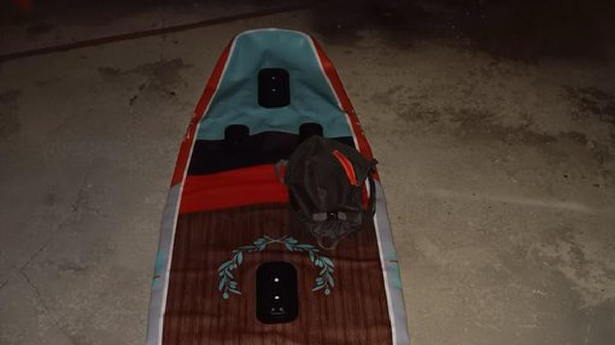 La tabla de remo y una bolsa seca de un hombre del sur de la Florida que desapareció en el mar fueron encontradas.