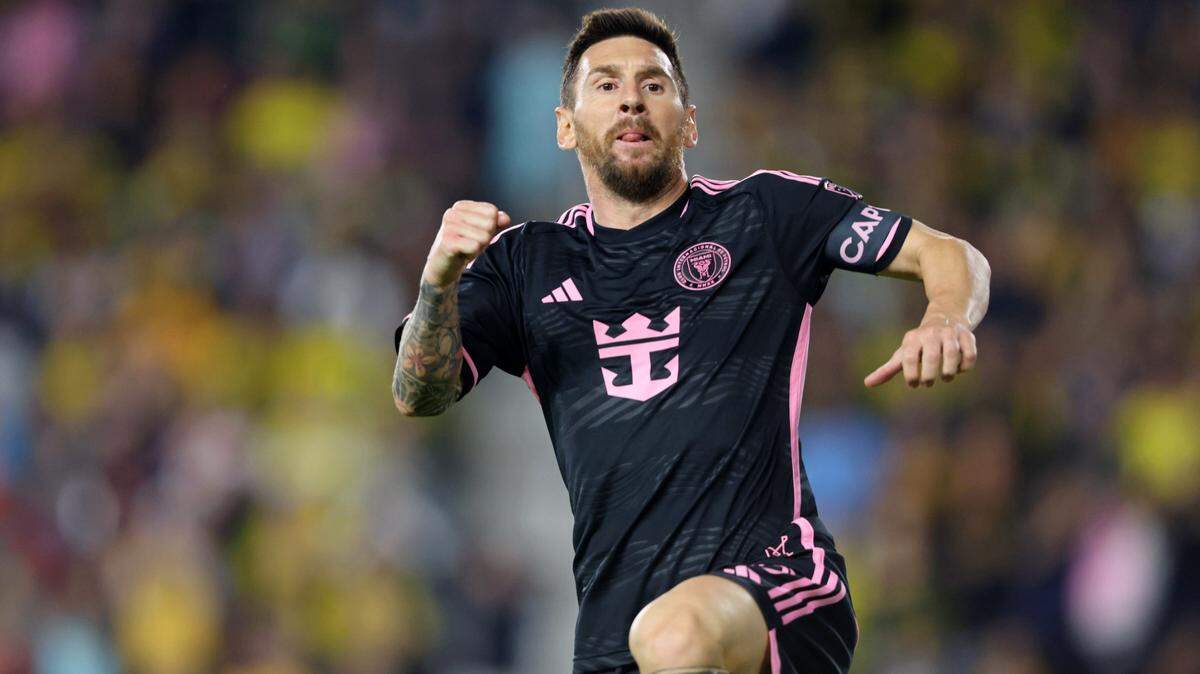 El delantero del Inter Miami Lionel Messi celebra tras anotar un gol en el partido ante Columbus Crew, celebrado el 2 de octubre de 2024 en Columbus, Ohio.