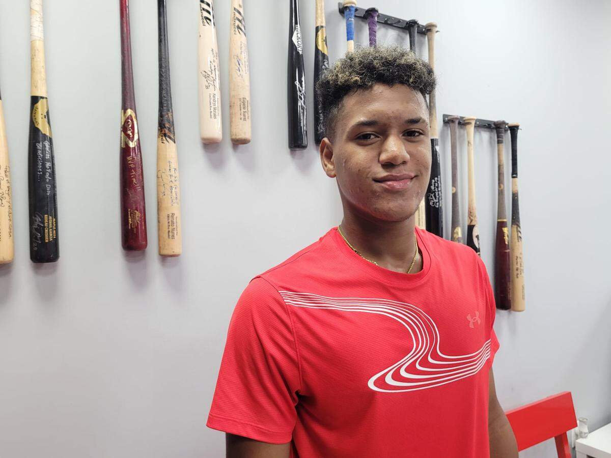 Yodelkis Quevedo es un muchacho cubano de apenas 14 años que, de acuerdo con los rankings de Perfect Game, es considerado hoy el mejor tercera base del país en su generación y el prospecto número 23 entre todos los jugadores de su edad.
