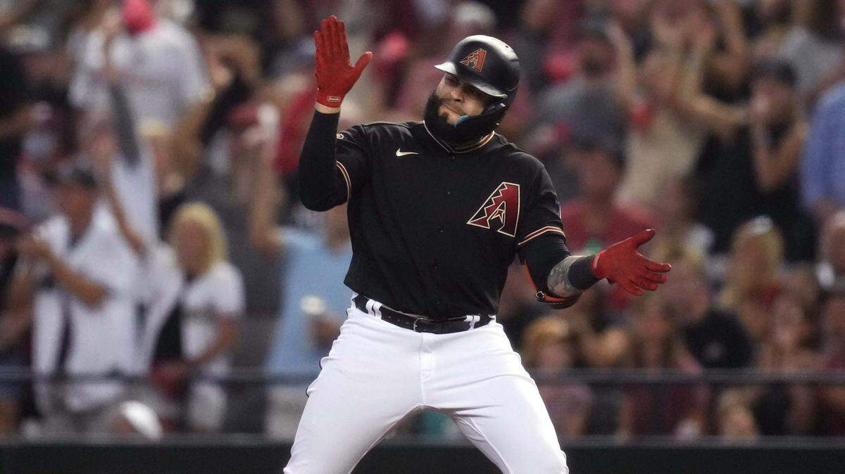 Los Marlins de Miami adquirieron el martes al jugador de cuadro Emmanuel Rivera procedente de los Diamondbacks de Arizona, a cambio de dinero en efectivo.