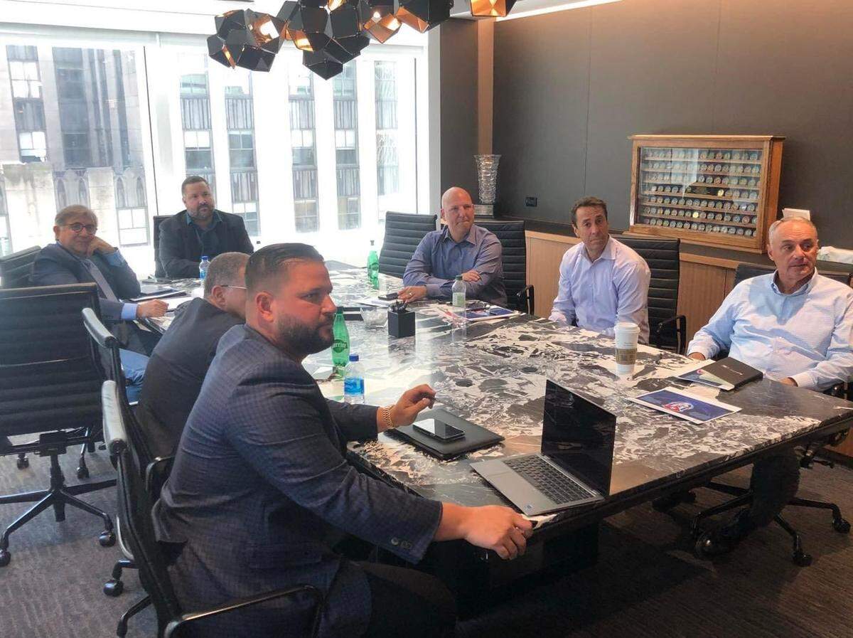 Desde hace unos días se conocía de esta reunión, pero existían expectativas sobre la acogida que tendría este lunes de parte del hombre fuerte del béisbol, Rob Manfred, y de sus lugartenientes, aunque de acuerdo con el secretario de la entidad, Jorge Morejón, todo fue mejor de lo esperado.