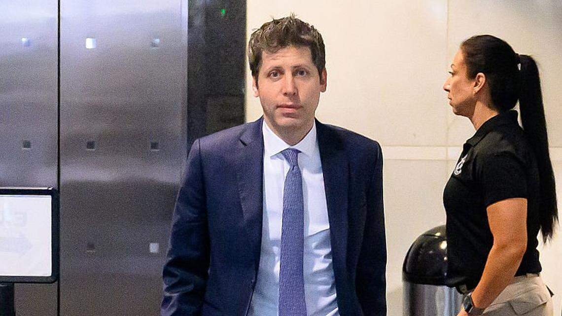 La salida de Musk de OpenAI supuso "un impulso" en la moral de los empleados, dice Altman