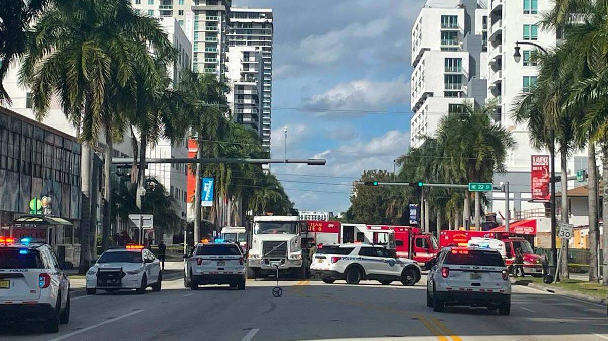 La policía identificó a una madre que fue atropellada cuando cruzaba una calle en Miami emoujando el cochecito de su bebé de ocho meses de edad el 14 de febrero de 2024.