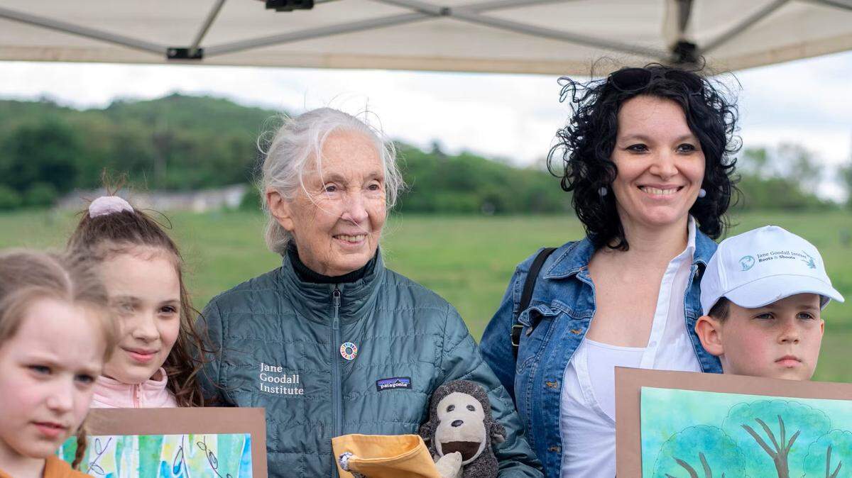 Jane Goodall, en un encuentro con niños en Budapest (Hungría) en 2023. 