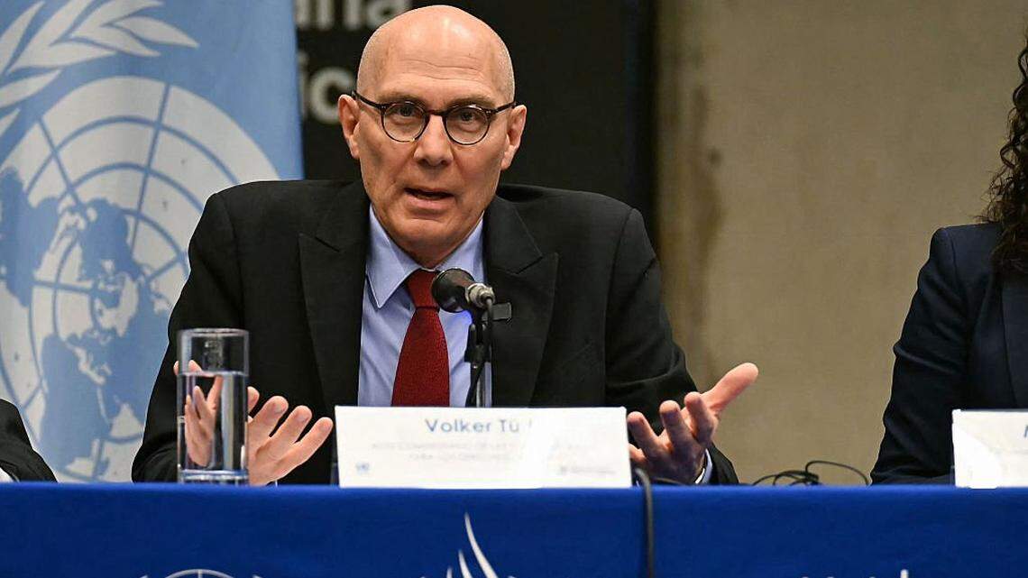 El Alto Comisionado de las Naciones Unidas para los Derechos Humanos, Volker Turk, habla durante una conferencia de prensa en la Ciudad de México el 22 de abril de 2026.