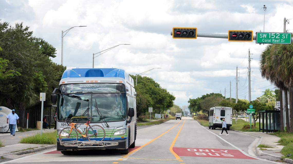 Le deseó ‘Feliz Navidad’ en un autobús de Miami-Dade y el saludo terminó en un apuñalamiento