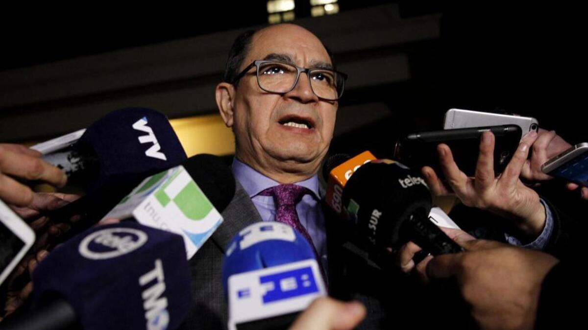 El viceministro para Relaciones Económicas e Integración de la Cancillería paraguaya, Rigoberto Gauto, ofrece declaraciones a periodistas luego de una reunión de coordinadores del Mercosur el martes 23 de agosto de 2016, en Montevideo (Uruguay).