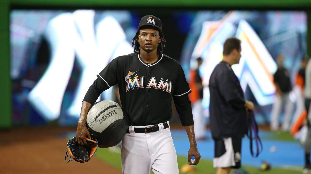 El derecho dominicano de los Marlins José Ureña practica antes del partido contra los Yankees, el 22 de agosto de 2018 en Miami.
