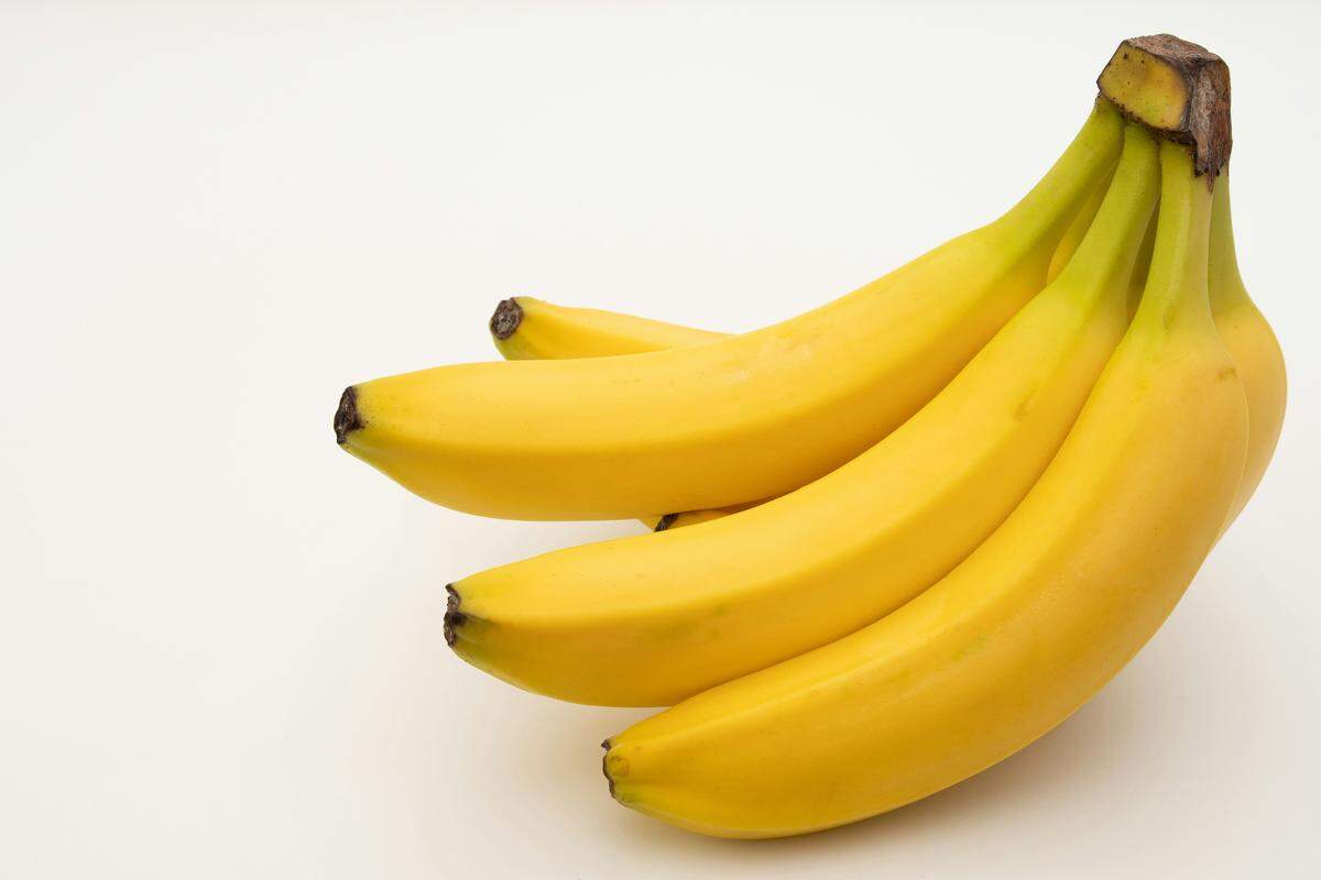 Los plátanos, uno de los quince limpios son un ingrediente básico en la alimentación de bebés y niños pequeños. 