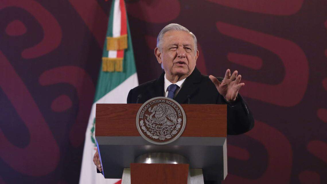 El presidente mexicano, Andrés Manuel López Obrador, reconoció este lunes el hackeo de los servidores de la Presidencia que derivó en la filtración de datos personales de más de 300 periodistas que acuden a sus conferencias matutinas, conocidas como ‘mañaneras’.