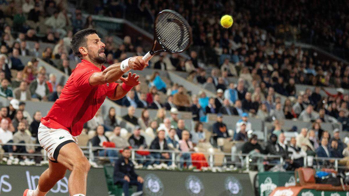 Novak Djokovic remontó este miércoles al alemán Alexander Zverev 4-6, 6-3, 6-2 y 6-4 para llegar a las semifinales de Roland Garros.