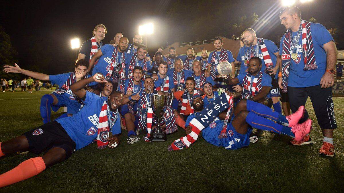 Los jugadores del Miami FC celebran tras conquistar el título de la NPSL este sábado en New Jersey.