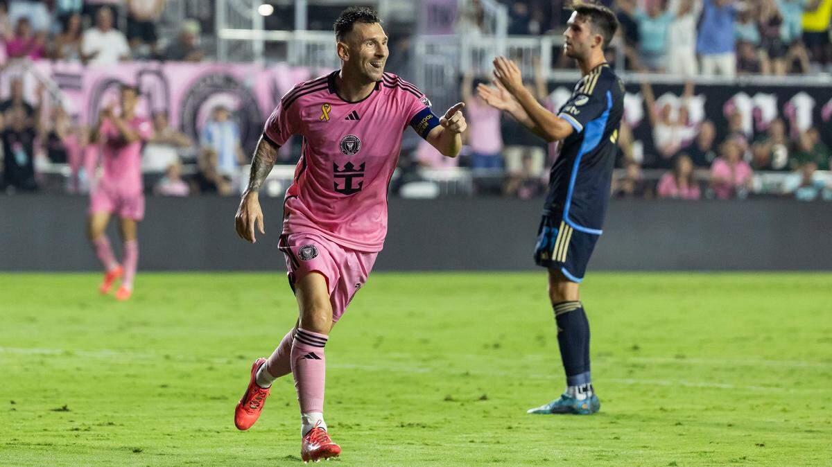 El delantero del Inter Miami Lionel Messi celebra su primer gol en la primera mitad del partido contra Philadelphia Union, celebrado el 24 de agosto de 2024 en el Chase Stadium en Fort Lauderdale.