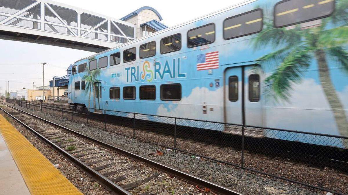 A Tri-Rail train.