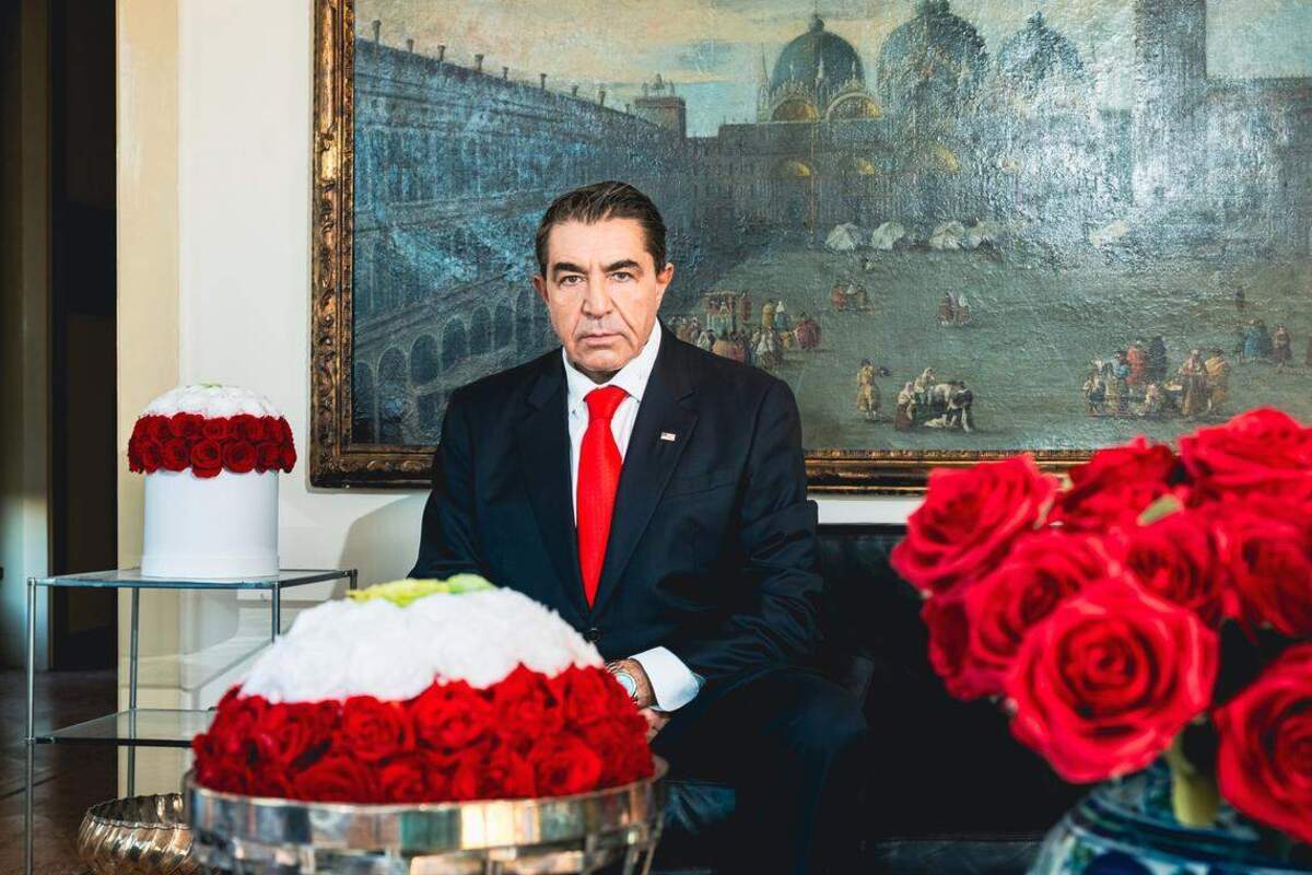 Paolo Zampolli, ex agente de modelos convertido en enviado especial presidencial, en su apartamento en Milán, Italia. Zampolli se encuentra inmerso en una batalla por la custodia de su hijo con Amanda Ungaro, ex modelo y madre del niño.