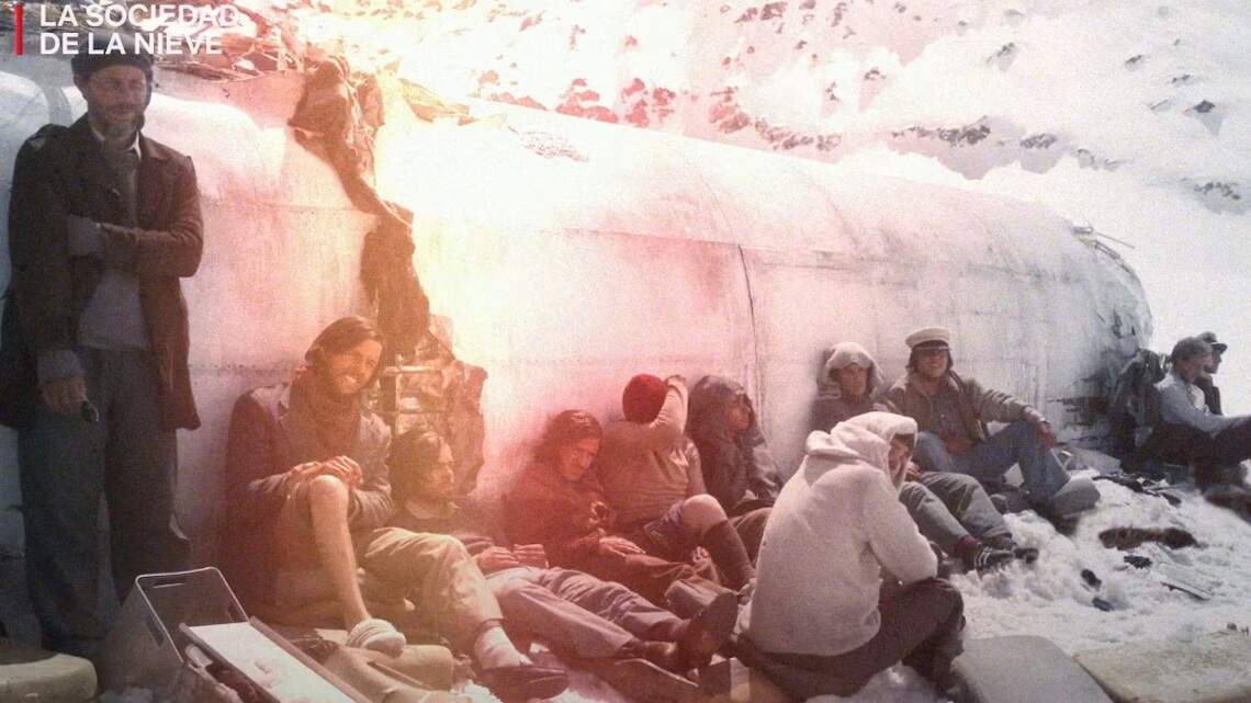 La tragedia de los Andes que alumbró ‘la sociedad de la nieve’