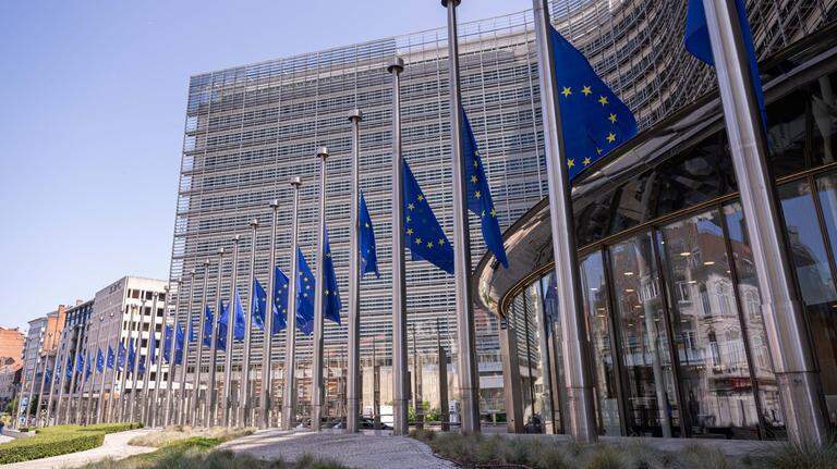 Bruselas centraliza los fondos regionales, recorta la PAC y dispara el gasto en defensa