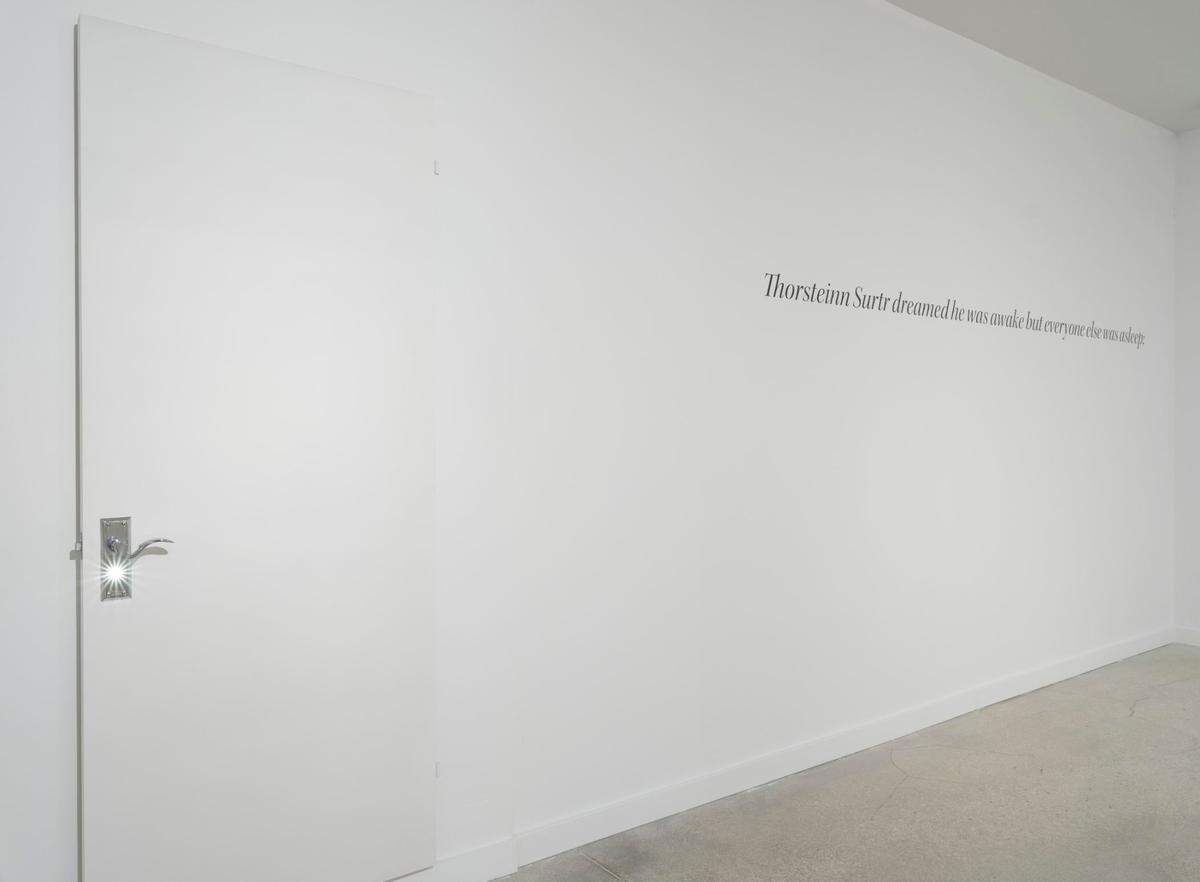 'Dreamed He Was Awake', instalación en el MOAD.