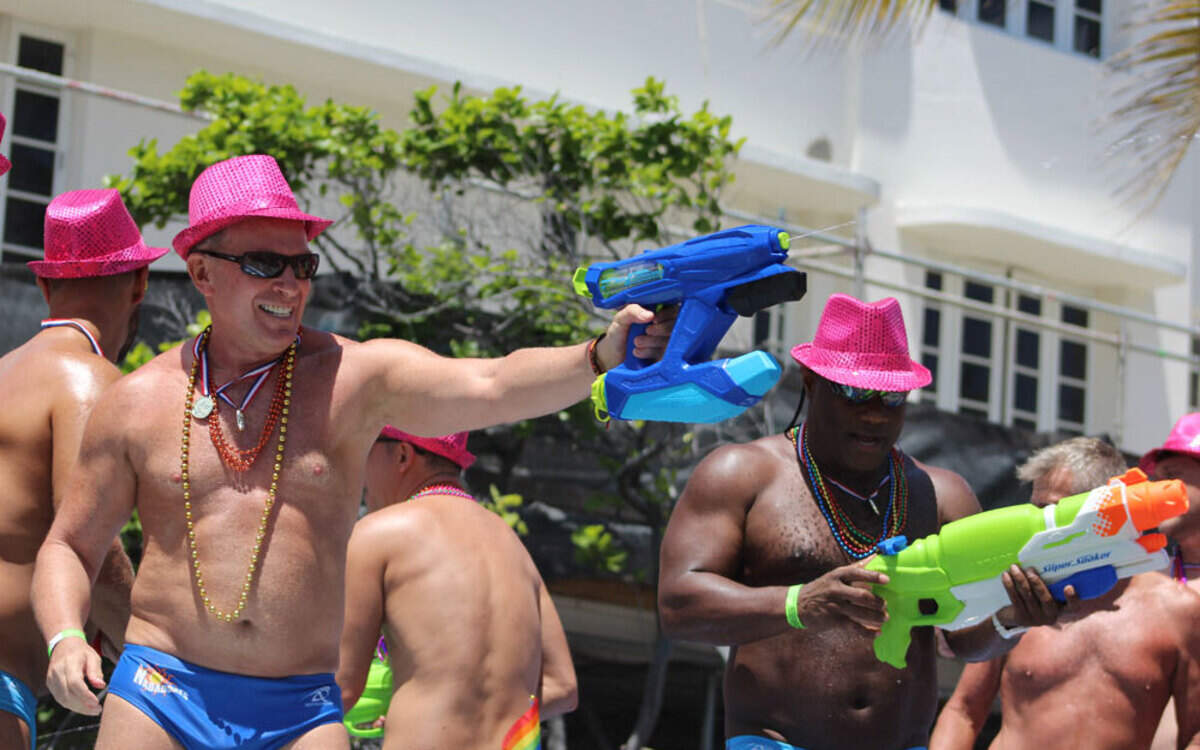 Tres días de festividades, desfile, música y celebraciones de la comunidad gay en Miami Beach. 