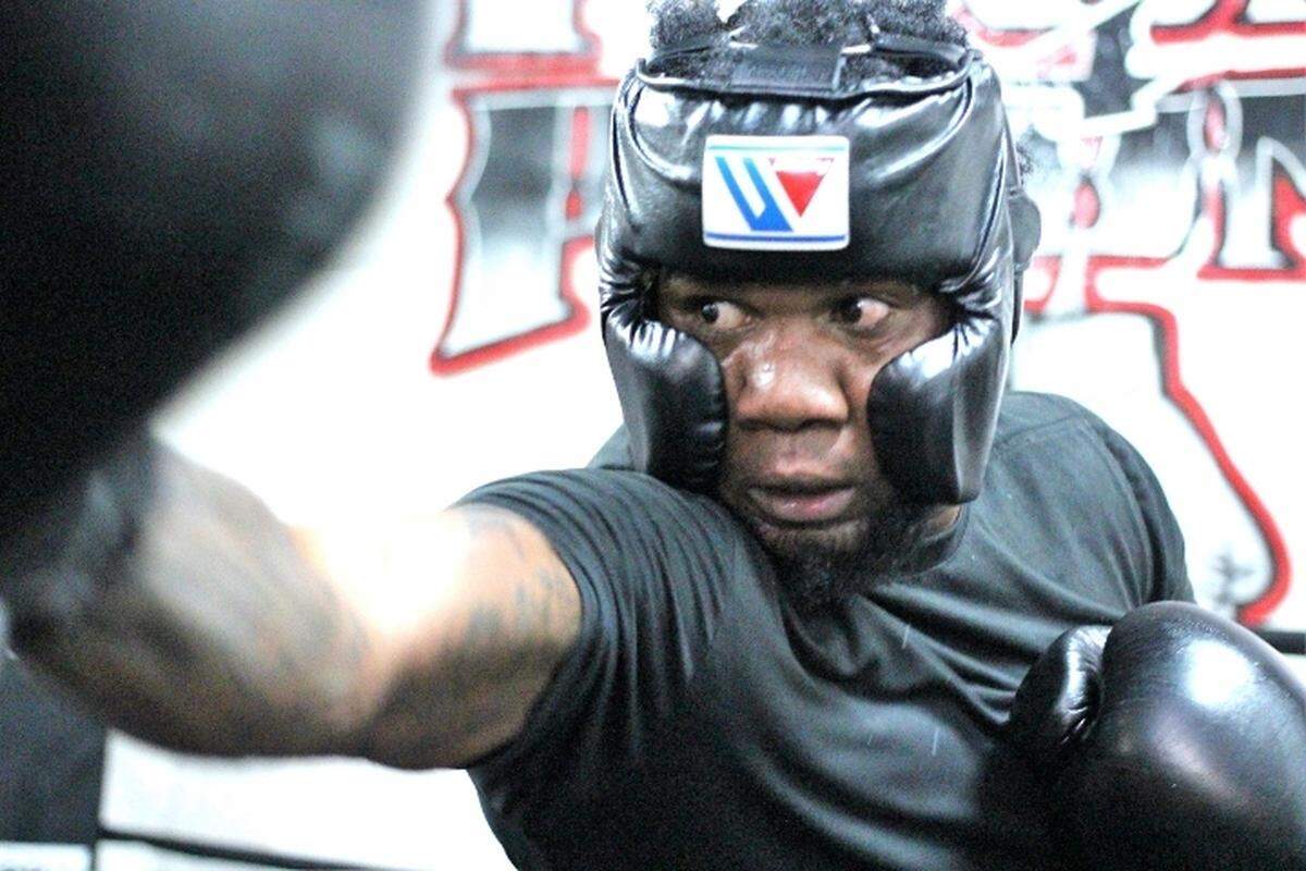 Carlos Adames se enfrenta a Juan Macías Montiel en el Dignity Health Sports Park de Carson, California, el sábado 8 de octubre.