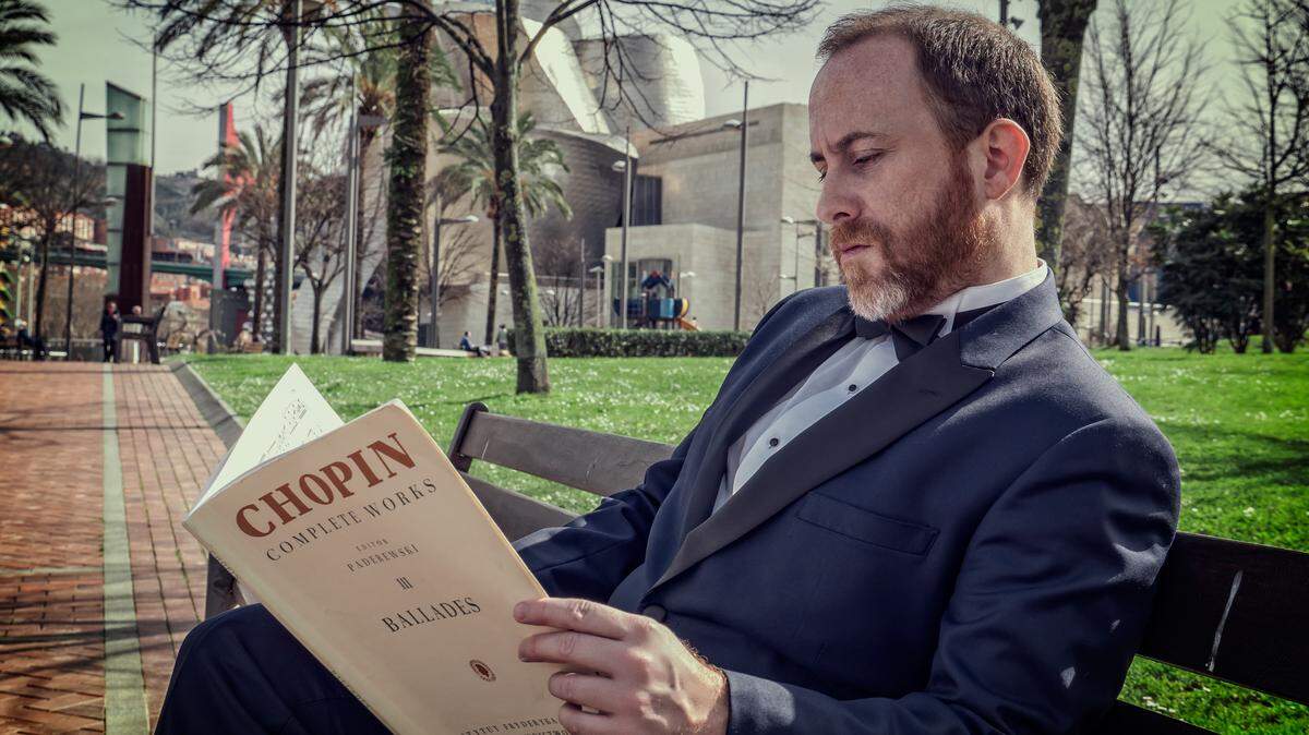 Roberto Berrocal, director musical y cofundador de la Serie de Conciertos ST. Hugh - Steinway.