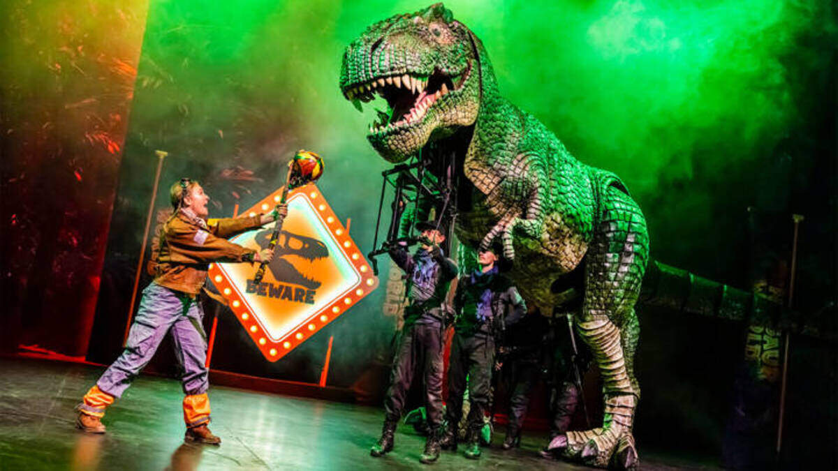 Diversión familiar con el mundo de dinosaurios en vivo en el Adrienne Arsht Center.