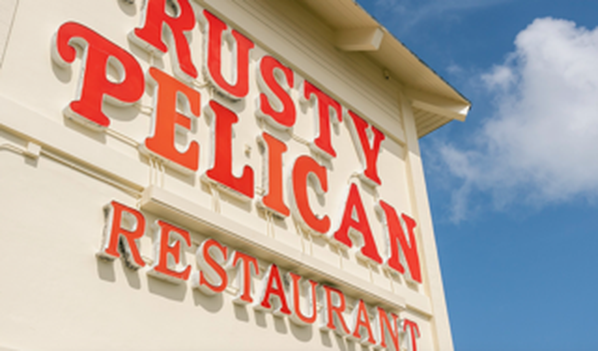 Rusty Pelican, un ícono de Miami, cuenta con una oferta para Miami Spice de un menú de almuerzo y cena de tres platos