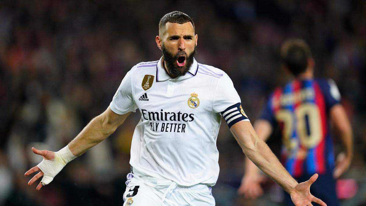 El delantero del Real Madrid Karim Benzema celebra un gol ante Barcelona en el partido de vuelta de la semifinal de la Copa del Rey, celebrado el 5 de abril de 2023 en el Spotify Camp Nou, en Barcelona.