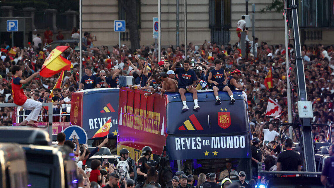 Una marea humana: dos millones de personas festejan con la selección española en Madrid