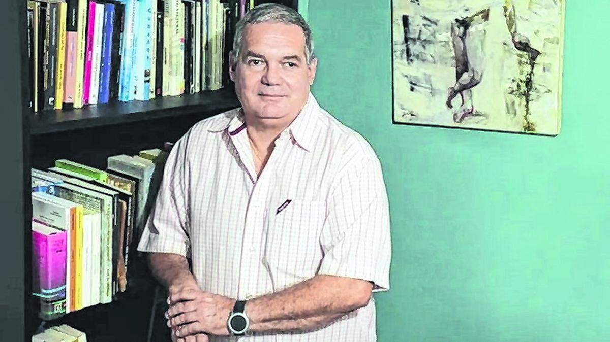 ‘Crónicas miamenses’ de Luis de la Paz se presentará en la Feria del Libro el domingo 23 de noviembre.